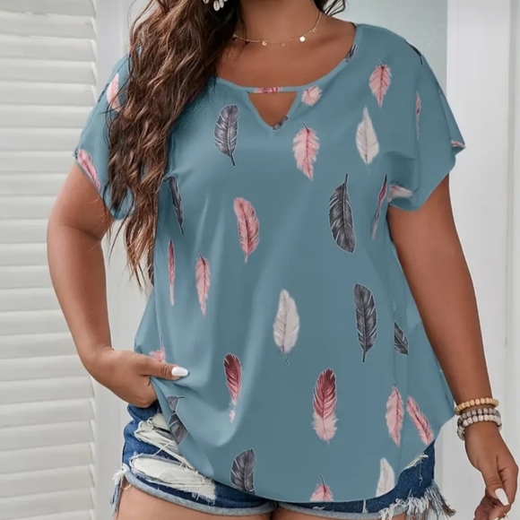 NWT!! Women's Casual Elegant Feather Print Fashion Blue Top !! 💙 Plus, size !! - Picture 8 of 12